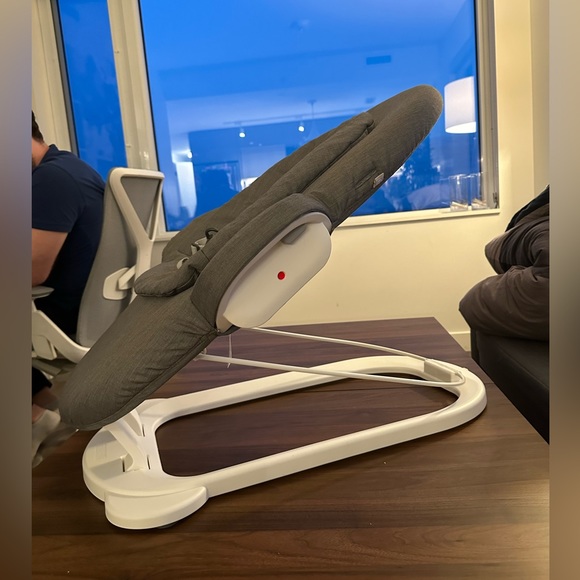 STOKKE Steps™ Bouncer (White Frame) - Picture 3 of 10